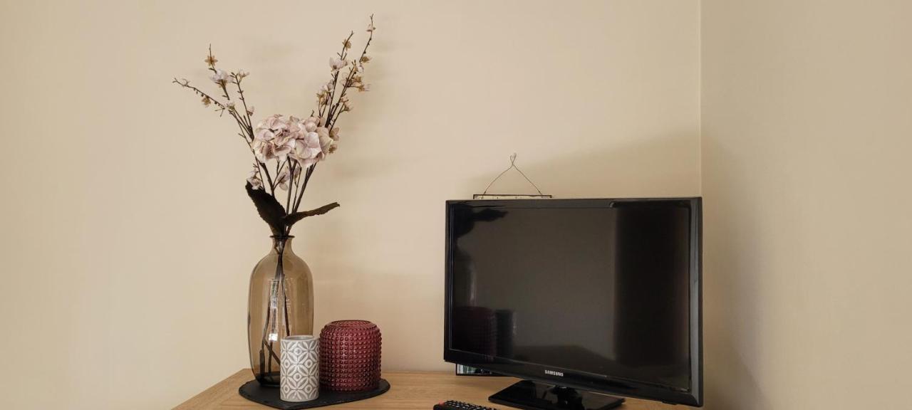 Sherfield English Ha'Penny Acre Bed & Breakfast エクステリア 写真