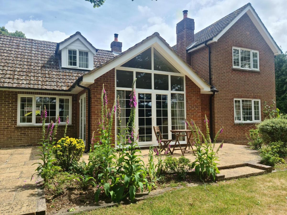 Sherfield English Ha'Penny Acre Bed & Breakfast エクステリア 写真